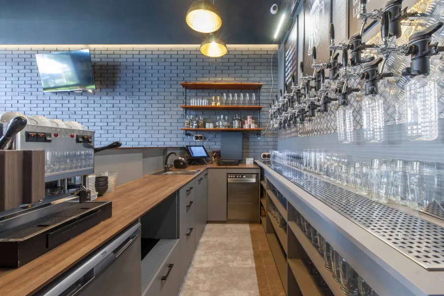 Industrijski bar u glavnom gradu – vizualizacija 4