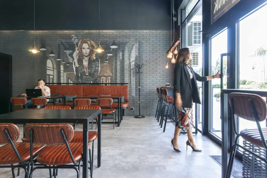 Industrijski bar u glavnom gradu – vizualizacija 10